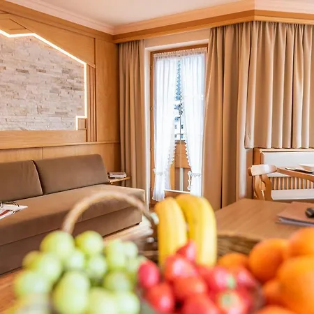 Apartahotel Garni Tina 3*