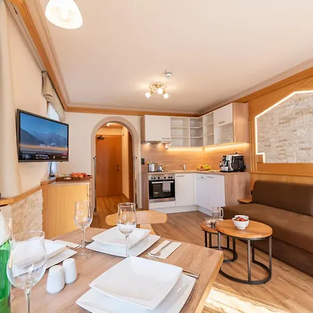Apartahotel Garni Tina 3*